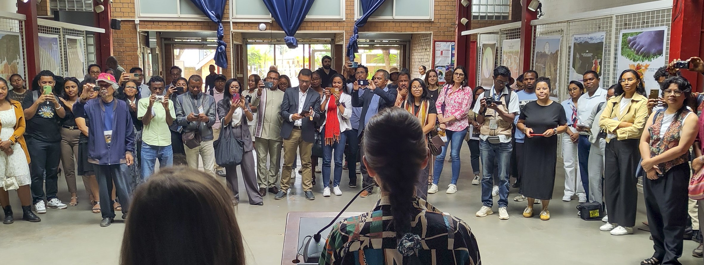 MD VernissageExpoSolAF bd 2512 FP 112605 e